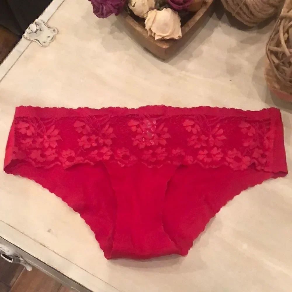 VS Angels red lace and spandex no show panty S